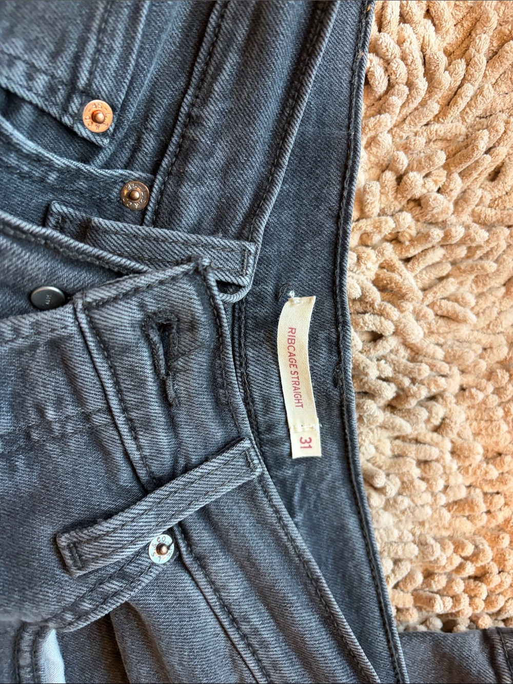 Levi’s Ribcage Button-Fly Jeans - Picture 3 of 10